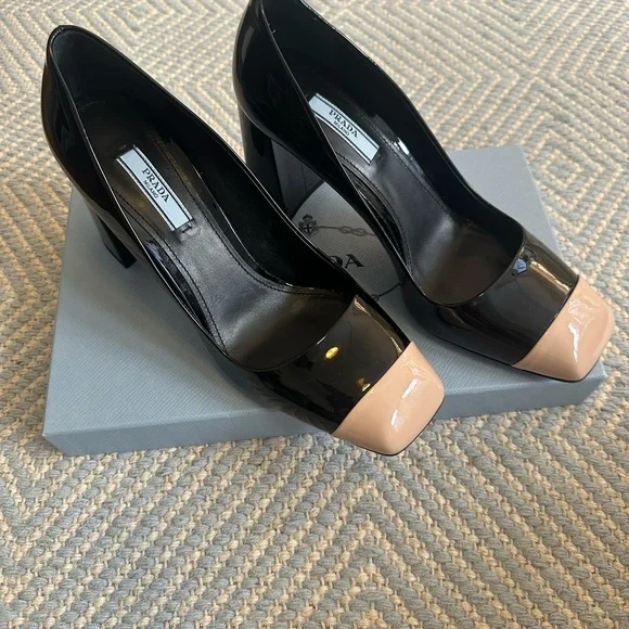 Prada Black and Beige Patent Leather Spectator Pump (US Size 8.5) - Picture 4 of 10